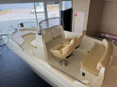 AM Yacht 520 Open 5