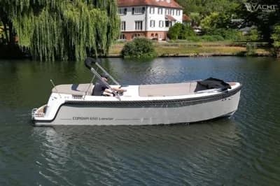 Corsiva 650 Tender 2