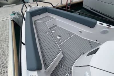 Axopar 28 Cabin 2