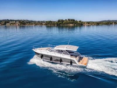 Sealine S335 2