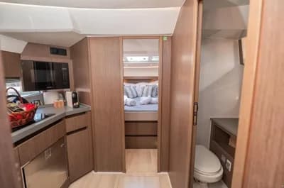 Sealine S335 4