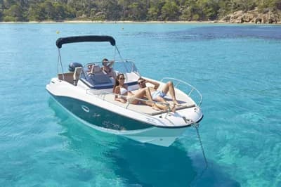 Quicksilver Activ 675 Sundeck 4