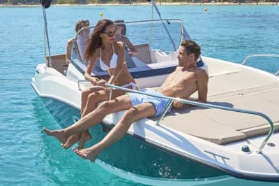 Quicksilver Activ 675 Sundeck 5