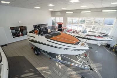 Trident Boats 640 Sundeck 3