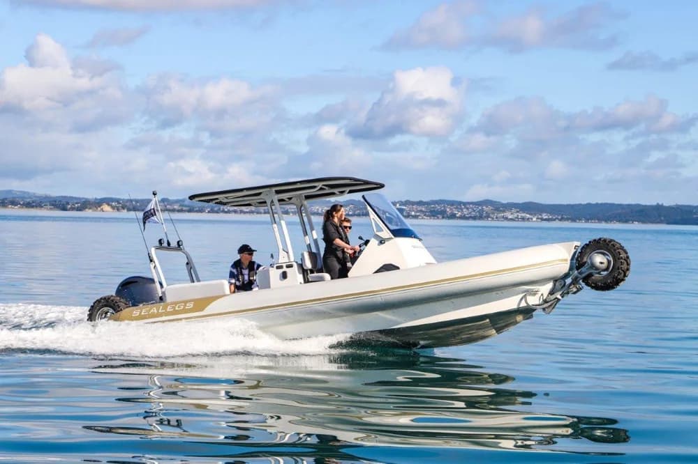 Sealegs 7.5 m Hydrasol rib