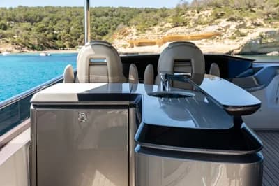 2024 Princess Y72 | 23m 3