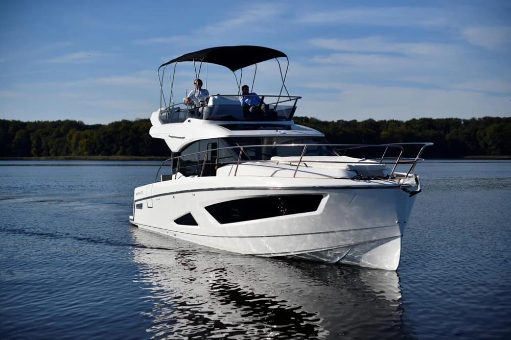Parker Monaco 110 Flybridge 2 x 200 PS