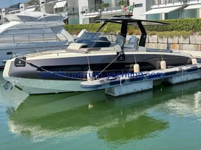 Invictus GT 320 2