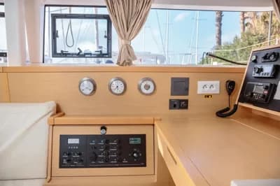 2016 Lagoon 400 S2 Boat for Sale 4