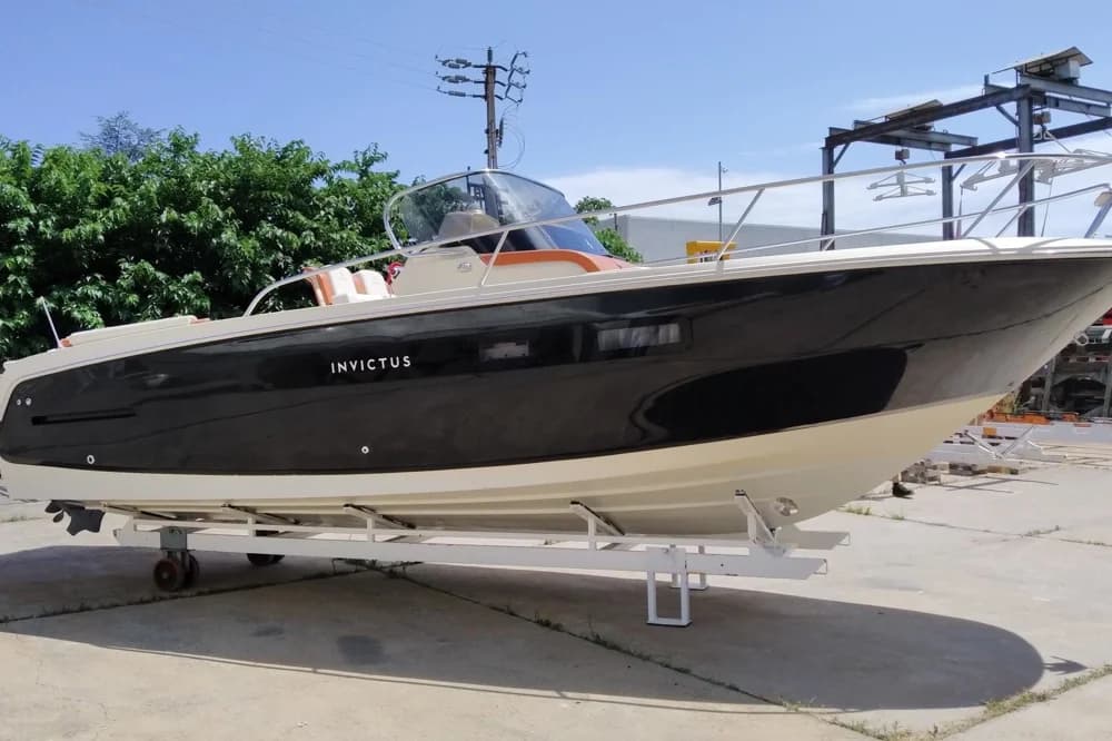 Invictus 280 CX