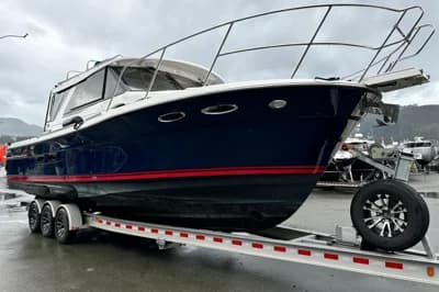 Cutwater C-302 Coupe 3