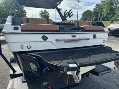 Malibu Wakesetter 23 LSV 3
