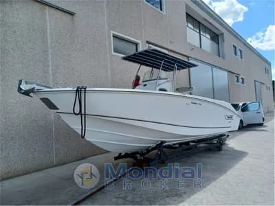 Boston Whaler - Outrage 240 2