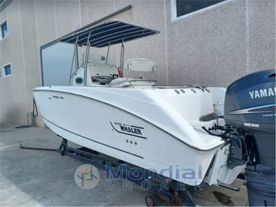 Boston Whaler - Outrage 240 3