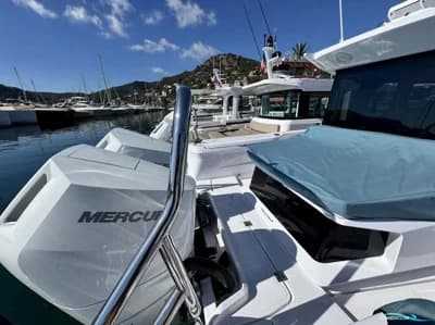 Axopar 38 Cross Cabin 3