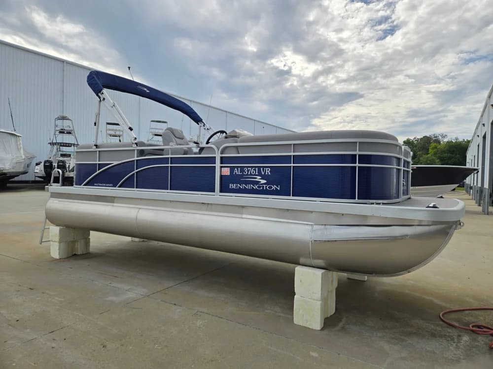2022 Bennington 22SVSRST