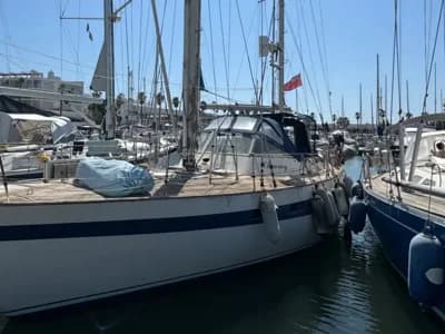 1982 Oyster 39 Ketch Boat for Sale in Ipswich 2