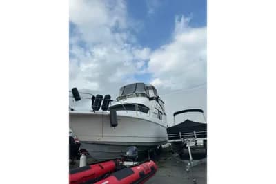 1996 Silverton 372 Motor Yacht | 43.8 ft 2