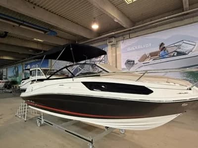 Bayliner VR5 Cuddy IB 3