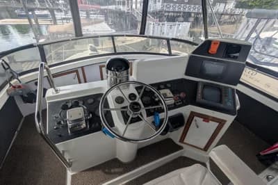 1989 Carver 42 Aft Cabin Motor Yacht | 42 ft 3