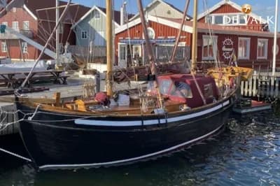 Small sailing ship From Laso 2