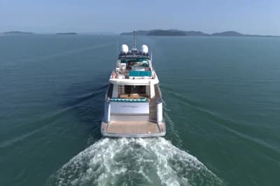 2007 Couach 3000 | 99.7 ft 2