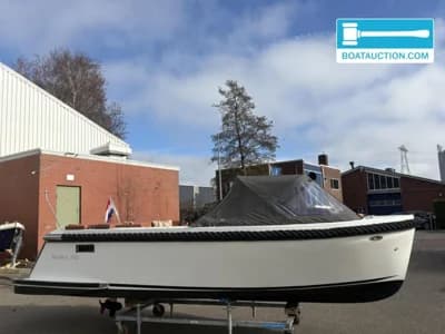 2019 Maxima 600 Tender 2