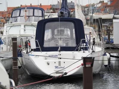 Dufour 38 Classic 3