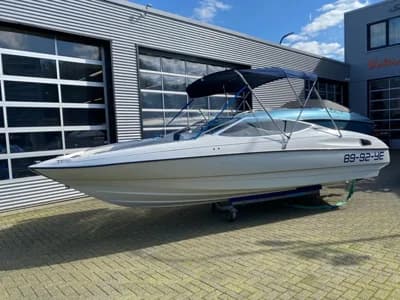 Bayliner Capri Bowrider 3