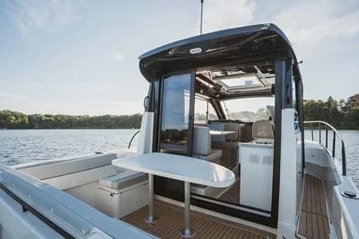 Quicksilver Activ 905 Weekend Outboard 2