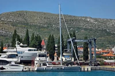 2018 Beneteau Oceanis 55.1 | 55.1 ft 2