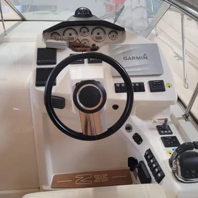 2016 Cranchi Z35 | 37.1 ft 3