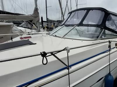2003 Larson Cabrio 254 Mid Cabin Boat for Sale in Windermere 2