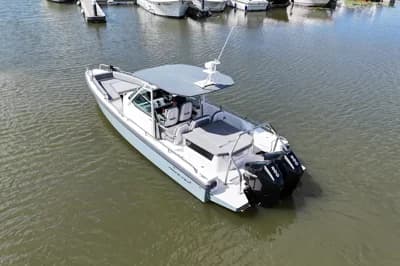 2019 Axopar 28 T-Top | 9m 2