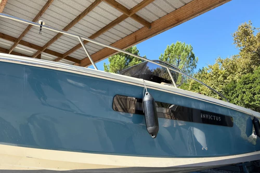 2022 Invictus 270 CX | 8m