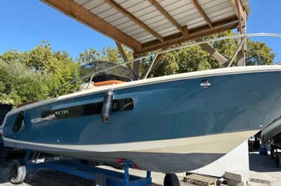2022 Invictus 270 CX | 8m 2