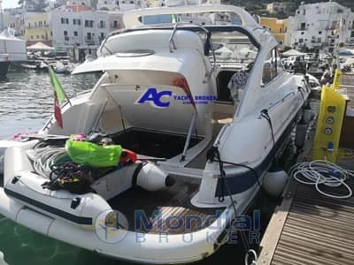 Bavaria Yachts - 38 Hard Top 2