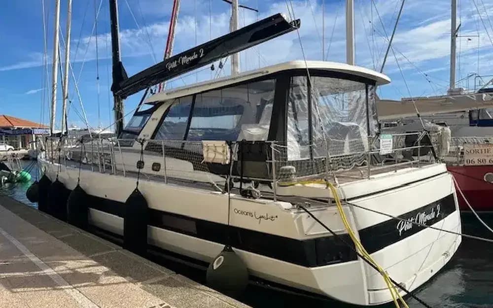 Bénéteau Oceanis Yacht 62