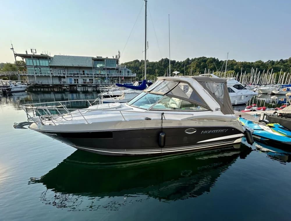 Monterey 295 Sport Yacht