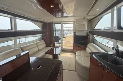 2009 Meridian 341 Sedan | 35.8 ft 3