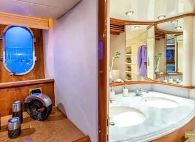 2001 Azimut 68 Boat for Sale 3