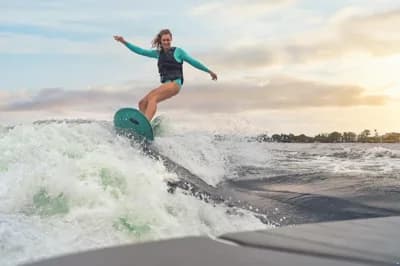 Sea Ray SDX 270 SURF EU & Trailer 2