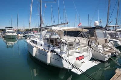 Bénéteau Oceanis 35 2