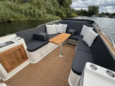 2021 Interboat Intender 820 Boat for Sale in Wargrave 3