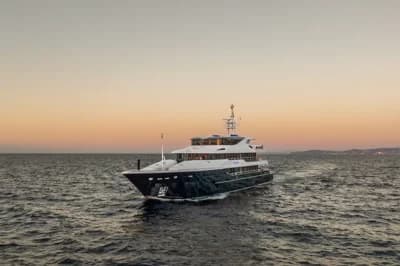 2002 North American Custom 46.6m | 153 ft 2