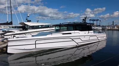 Axopar 45 XC Cross Cabin 2