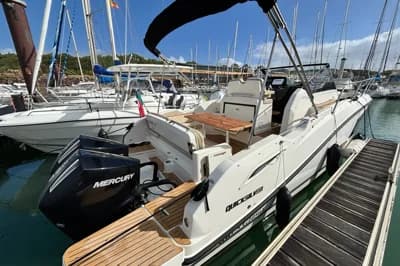 Quicksilver Activ 875 Sundeck 2