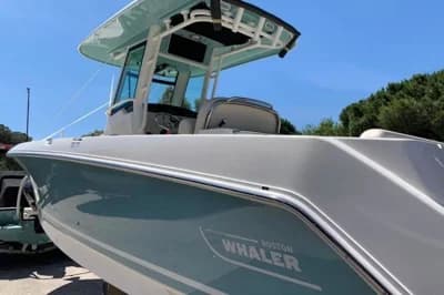 Boston Whaler 280 Outrage 2