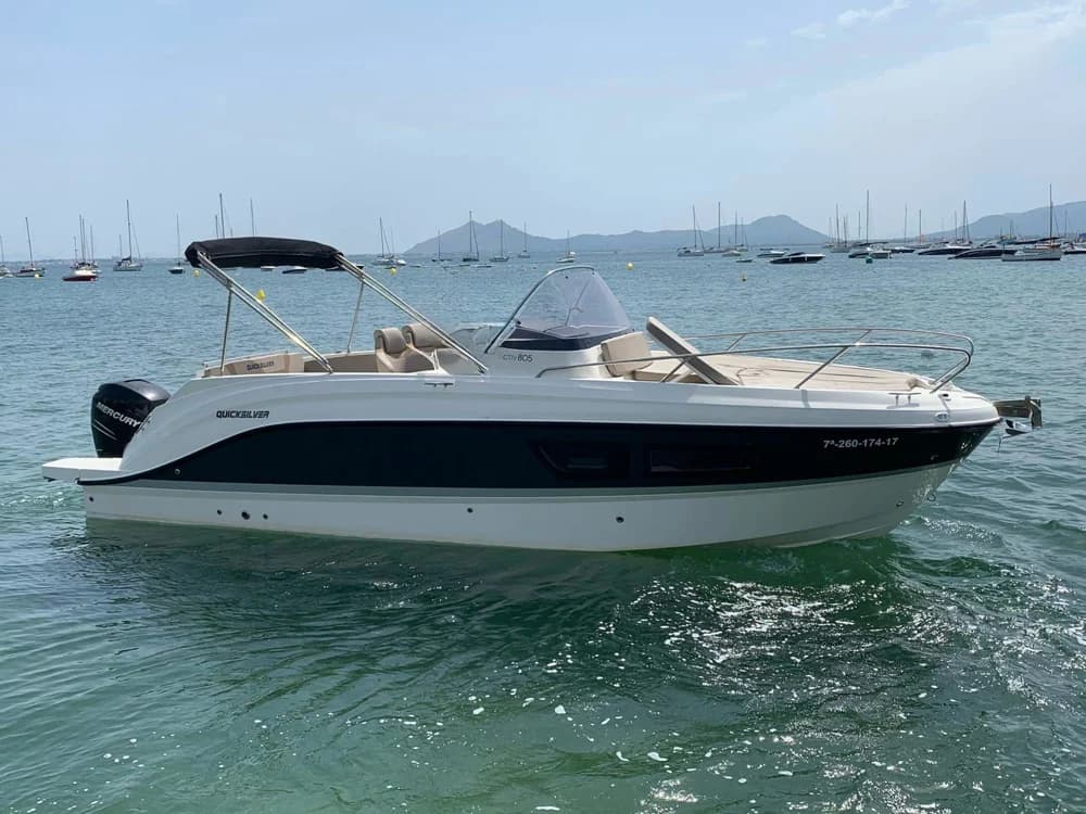 Quicksilver Activ 805 Sundeck