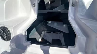 Axopar 29 XC Cross Cabin 2